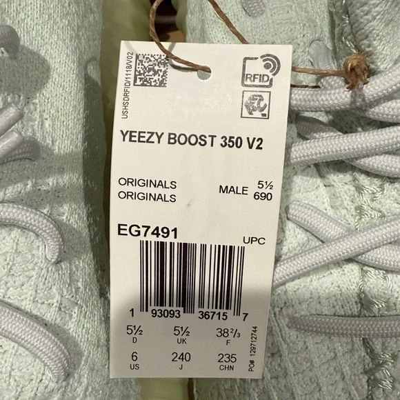 adidas Yeezy Boost 350 V2 Size 6